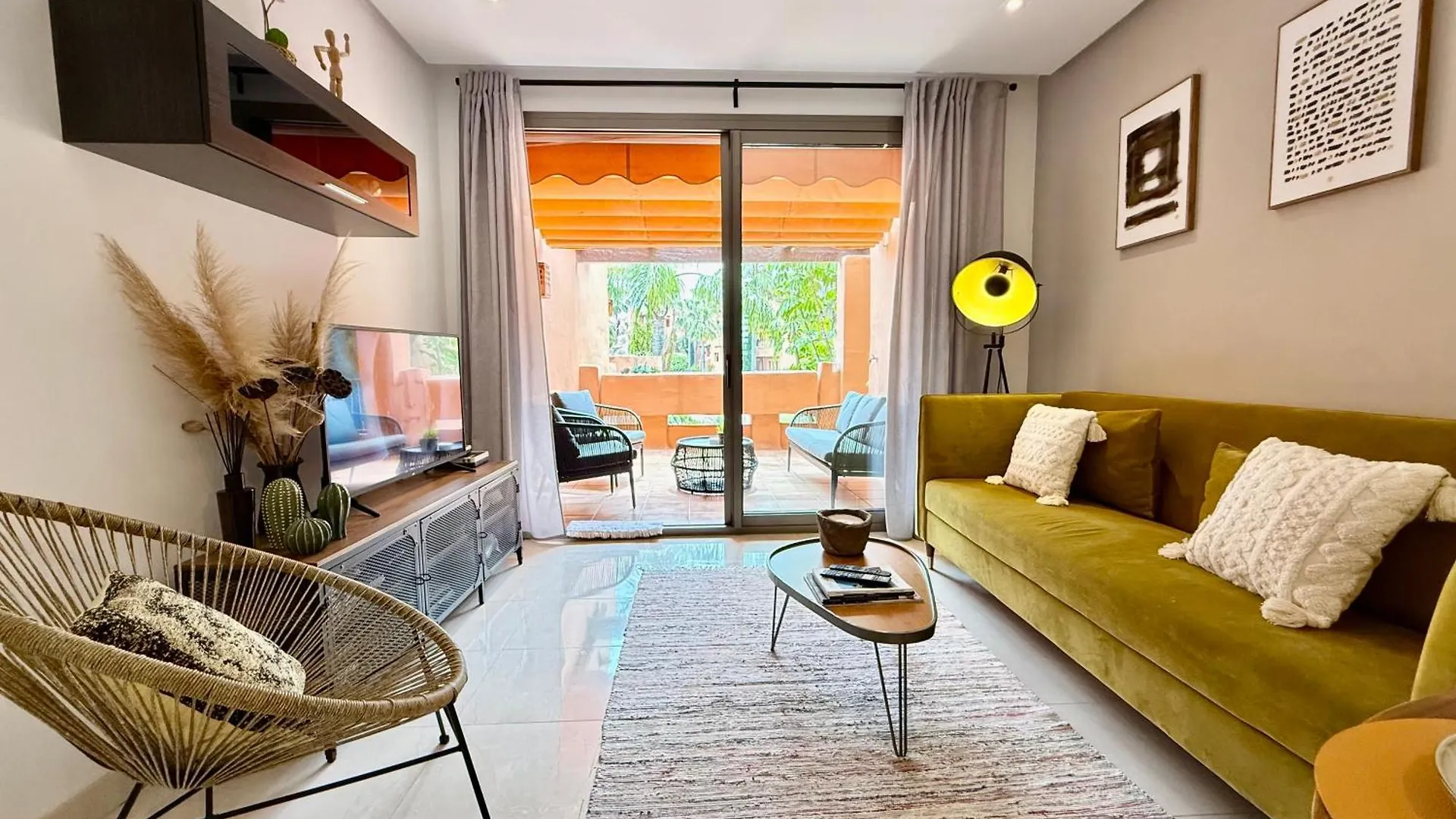 Resort Style 2 Bedroom Apartment near Marbella FREE WIFI&PARKING Estepona