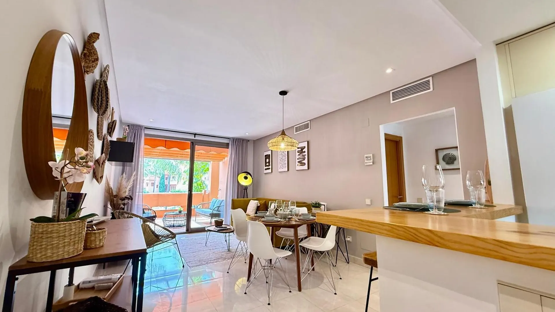Resort Style 2 Bedroom Apartment near Marbella FREE WIFI&PARKING Estepona